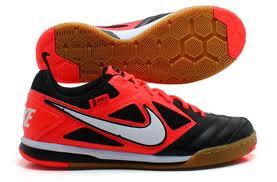 Nike Gato Red-black 42,5 like new ( RARE ) TT adidas nitrocharge blue