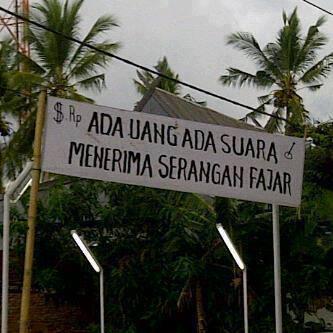 ini kejadinnya di kampung mana ya??? (ngakak gan)