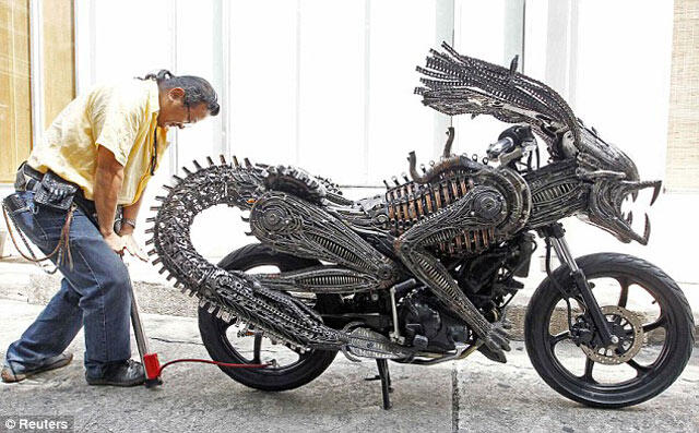  Motor Alien dari Besi Tua