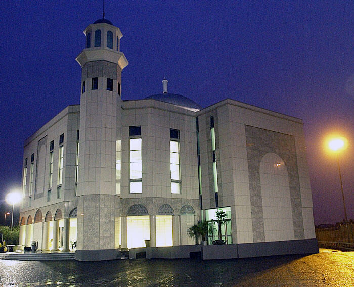 10 Masjid megah di negara mayoritas Non-muslim