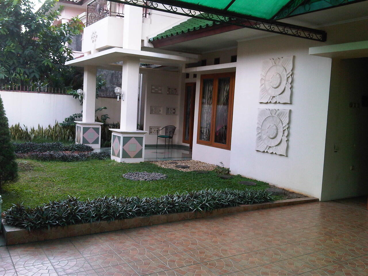Dijual 1 unit rumah 2 lantai
