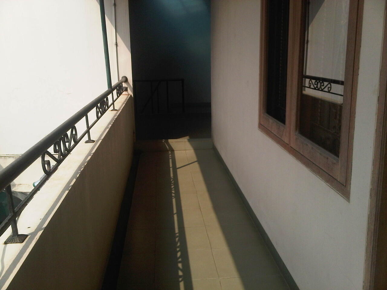 Dijual 1 unit rumah 2 lantai