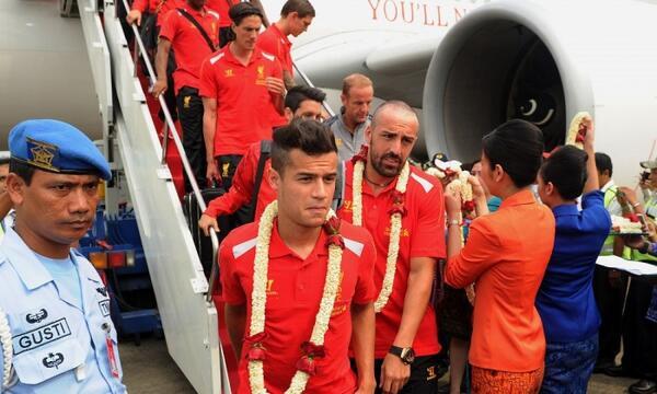 Foto-foto kedatangan Liverpool ke Indonesia 