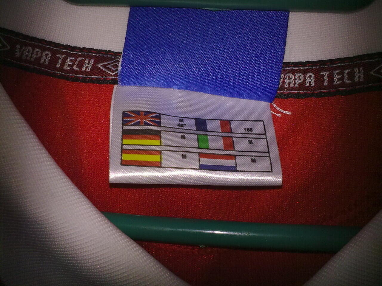 WTS : Jersey original Manchester united final UCL 1999 ( 1 star )