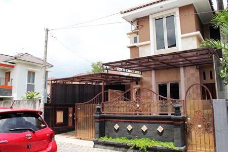 Dijual Rumah Depan STIE YKPN dan Budi Mulia Seturan Yogyakarta