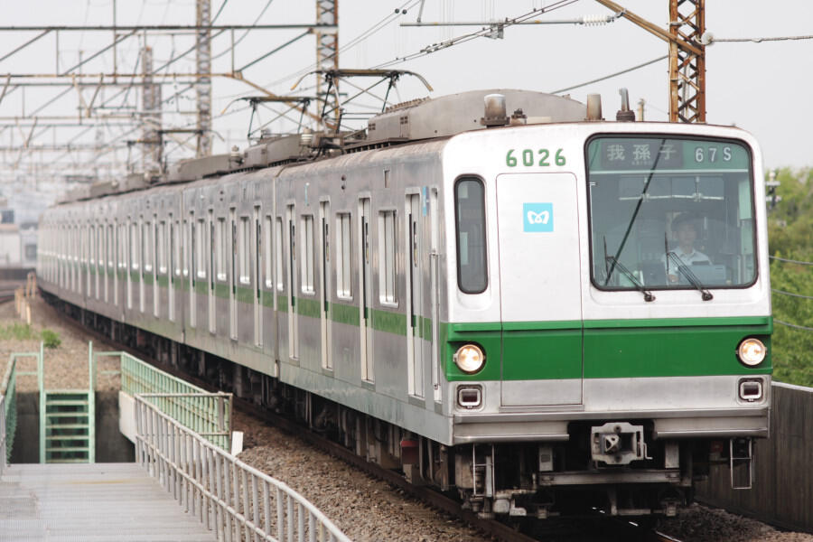 &#91;HOT&#93; ini penampakan MRT yang akan dipakai di Jakarta , kereta bekas Tokyo Metro! !