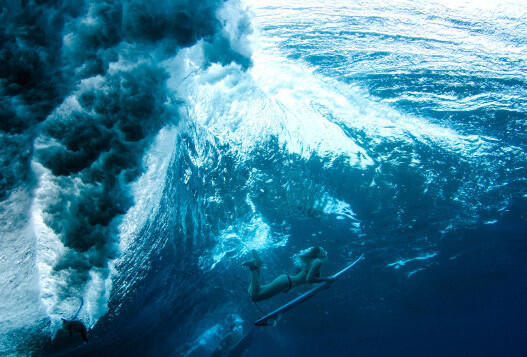 INDAHNYA SURFING DI BAWAH LAUT ....