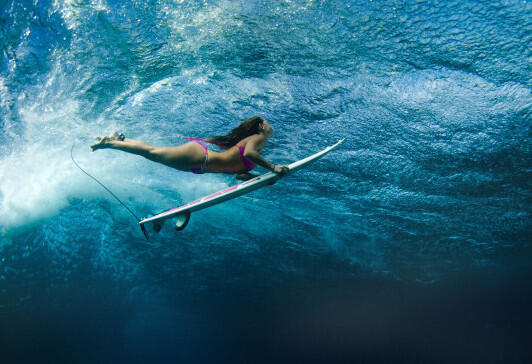 INDAHNYA SURFING DI BAWAH LAUT ....