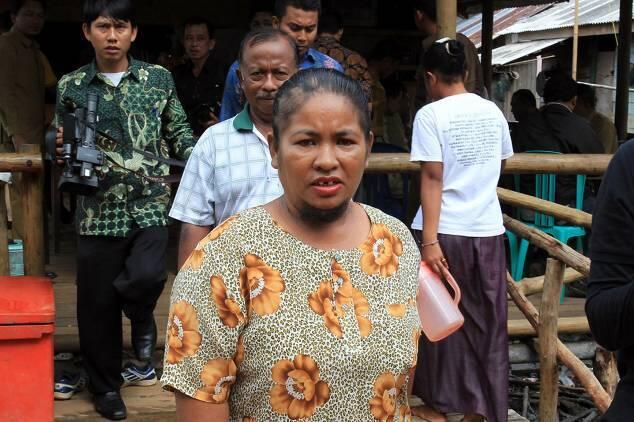 Agustina Dorman, Wanita Berjenggot &amp; Berkumis Asal Teluk Bintan