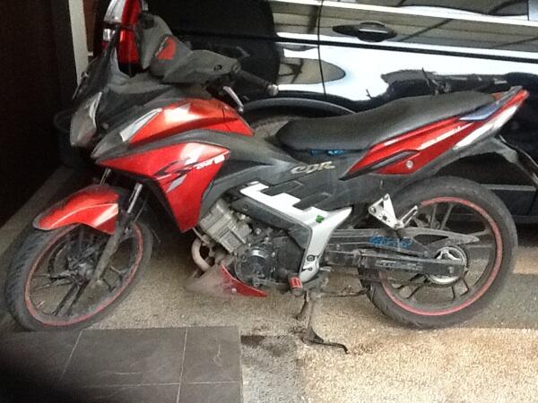 Honda cs1 2008 merah (Bandung)