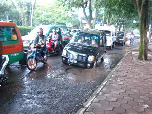 Jalan Rusak, Kemacetan dan Banjir Telah Jadi &quot;Teman Hidup&quot; Bagi Warga Kota Bandung