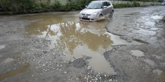 Jalan Rusak, Kemacetan dan Banjir Telah Jadi &quot;Teman Hidup&quot; Bagi Warga Kota Bandung