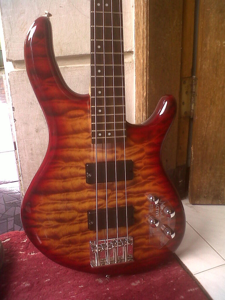 Cort Action Deluxe 4 strings Bandung Sumedang BU