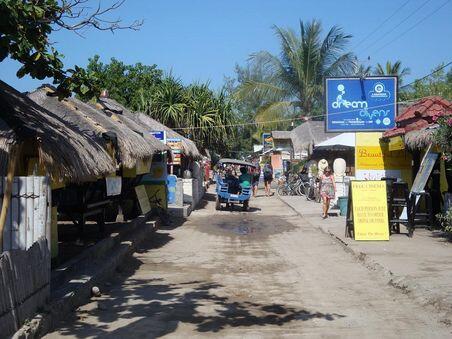 Pulau Tanpa Polusi dan Polisi yang Paling Terkenal di Indonesia