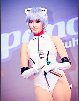 5 Cosplayer Cewek Berpengaruh Plus Sexy 