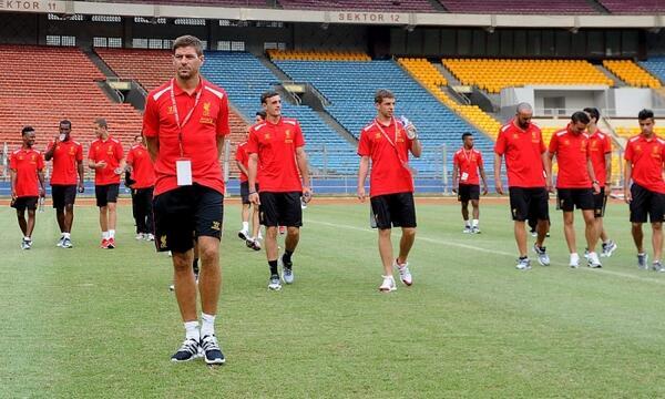 Foto-foto kedatangan Liverpool ke Indonesia 