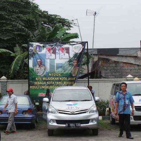 Lihat Baliho di Kelurahan Cipinang, Jokowi: Copot! Jangan Pasang Wajah Saya