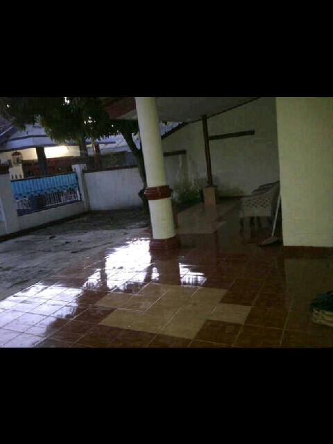 RUMAH DI DEKET SENTUL
