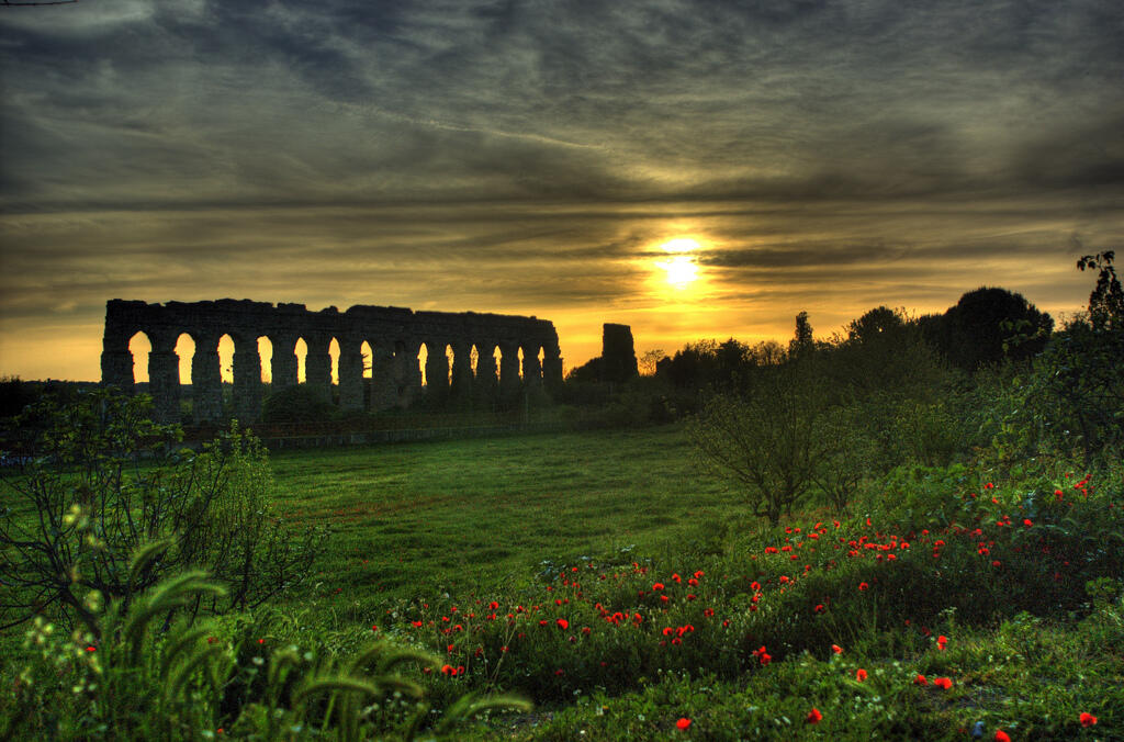 10 Aqueduct Kuno Paling Menakjubkan