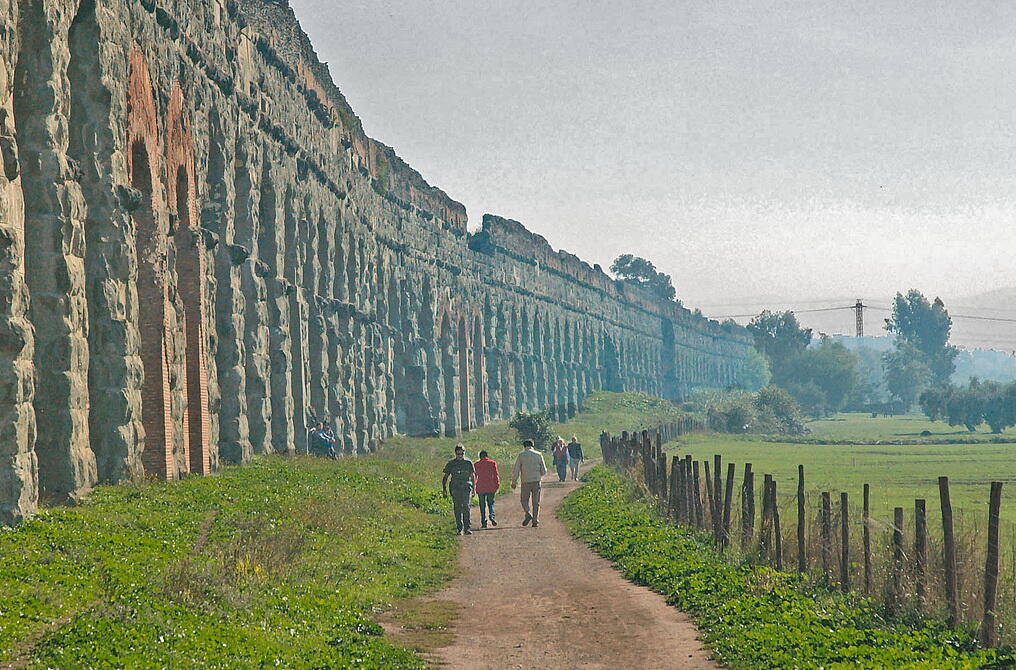 10 Aqueduct Kuno Paling Menakjubkan