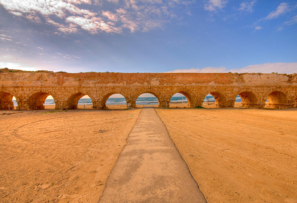 10 Aqueduct Kuno Paling Menakjubkan