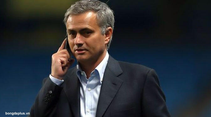 JOSE MOURINHO, UNTUK TAWARAN ROONEY TIDAK MELIBATKAN PEMAIN CHELSEA