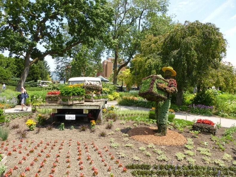 &#91;KEREN&#93; Indahnya Patung Raksasa Pada Pameran Mosaiculture 2013