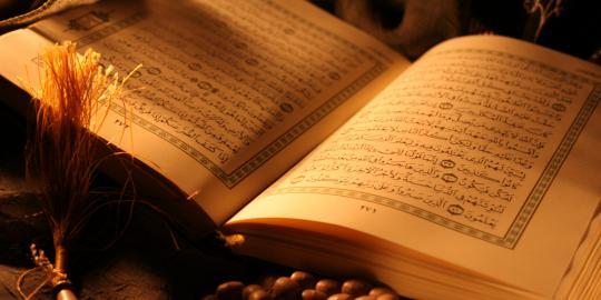 Diduga gila, seorang hakim bakar surat Yasin di jalan umum