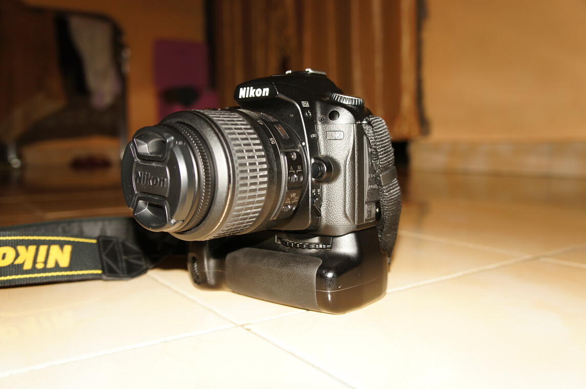 WTS (Nikon D90+18-55+VG ori)