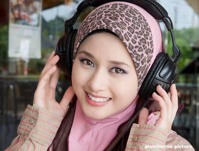 gadis berhijab paling cantik