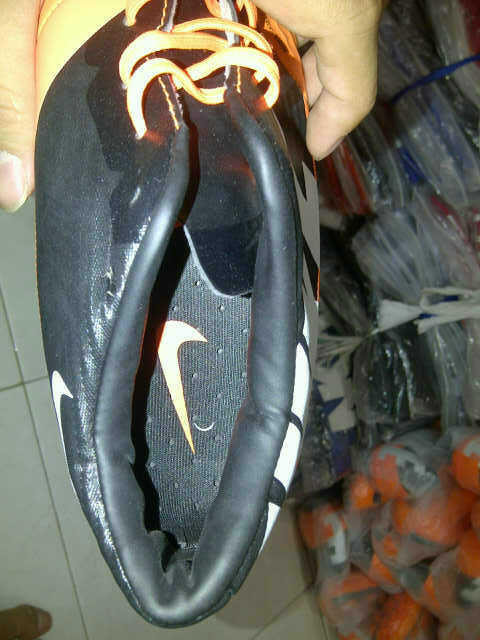 sepatu futsal nike bomba finale II "replika"