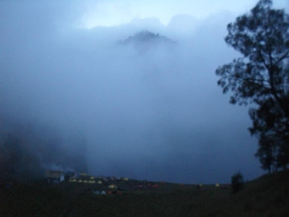 Perjalan ke Semeru + Kesurupan Warga Ranu Pani ( Makhluk Halus )