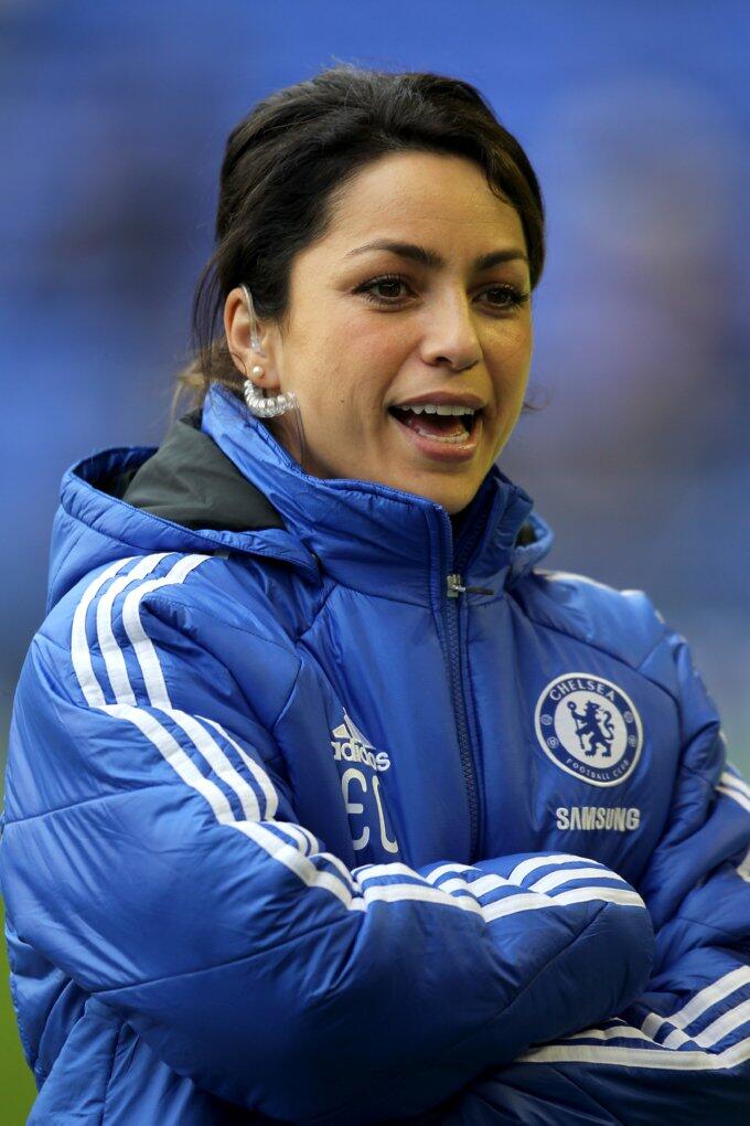 Mengenal Eva Carneiro, Sosok Paling Cantik Di Bangku Cadangan Chelsea
