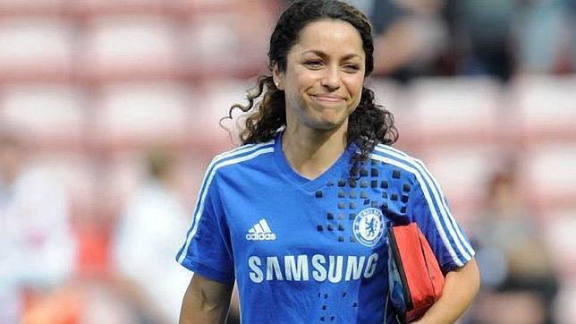 Mengenal Eva Carneiro, Sosok Paling Cantik Di Bangku Cadangan Chelsea