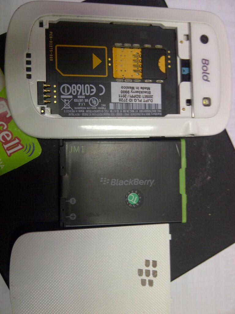 Blackberry 9900 dakota white.grnsi panjang T-cell berindo.no rekond apalagi refurbish
