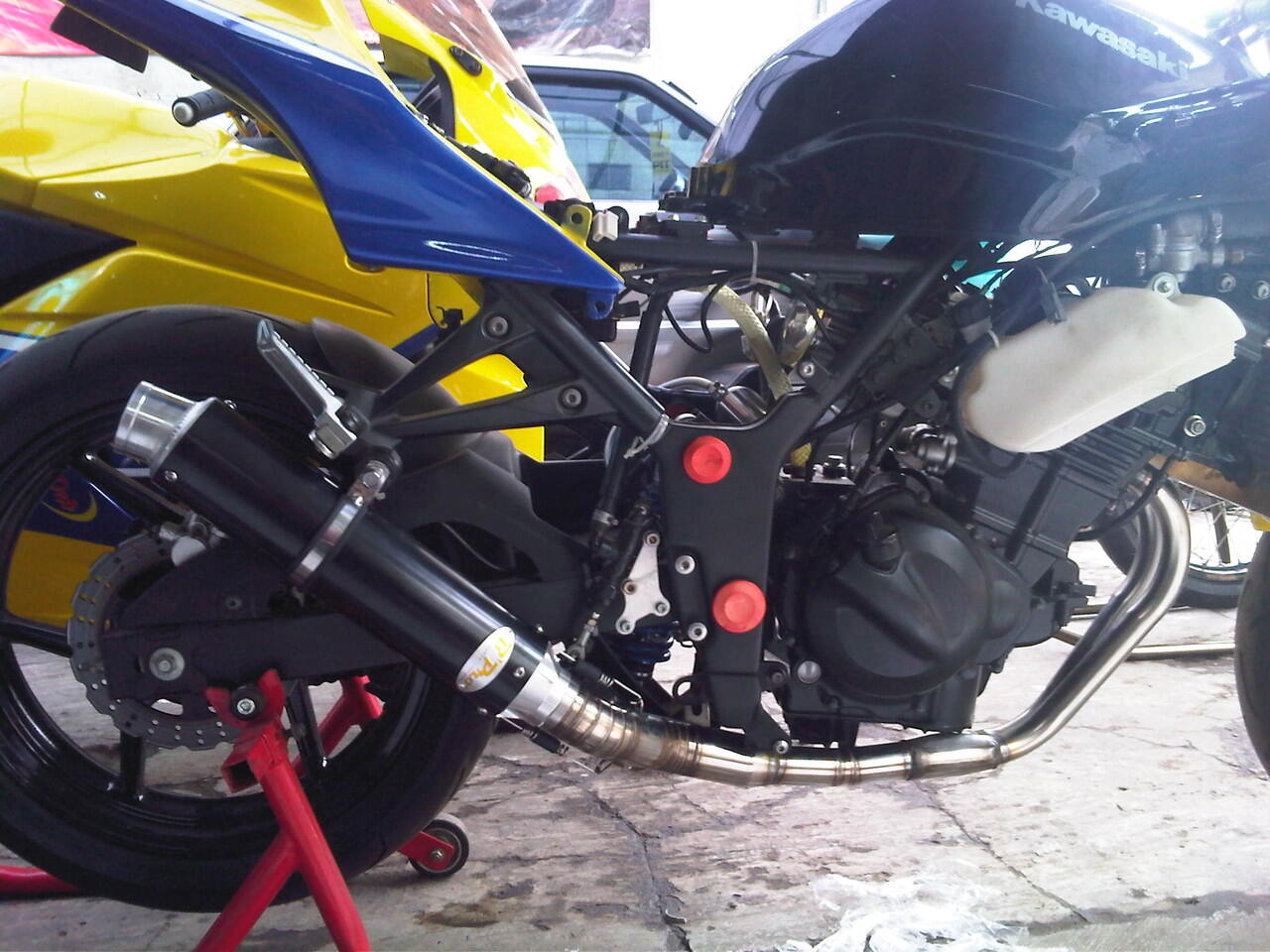 Terjual HIGH PERFORMANCE EXSHAUST RADIATOR B PRO 