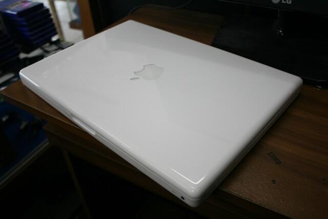 Kayaaa Baruuuu Ni Gan !! Macbook White Type A1181 Core 2 duo FullSettt