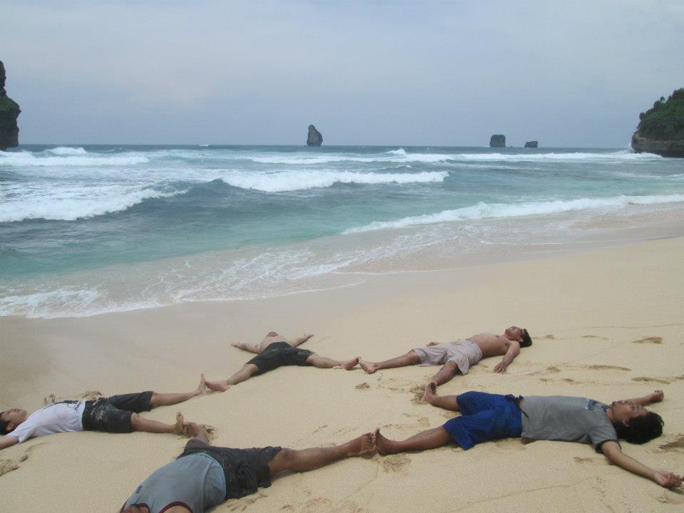 10 Pantai Di Malang Yang Wajib Dikunjungi !!!