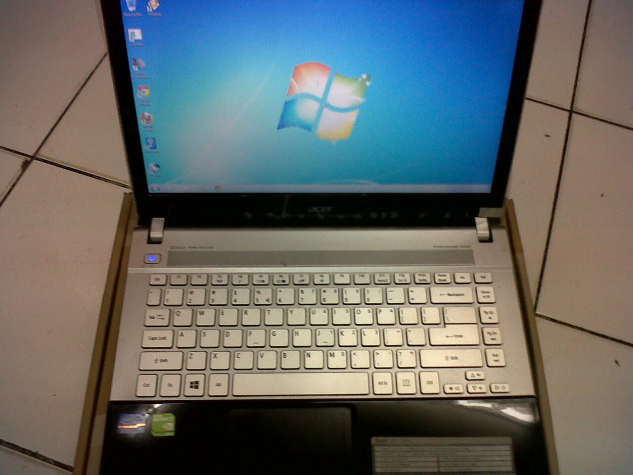 Acer V3-471G - i5 Ivy Bridge 640gb 4GbNvidia 710M 2Gb fullSet gaming