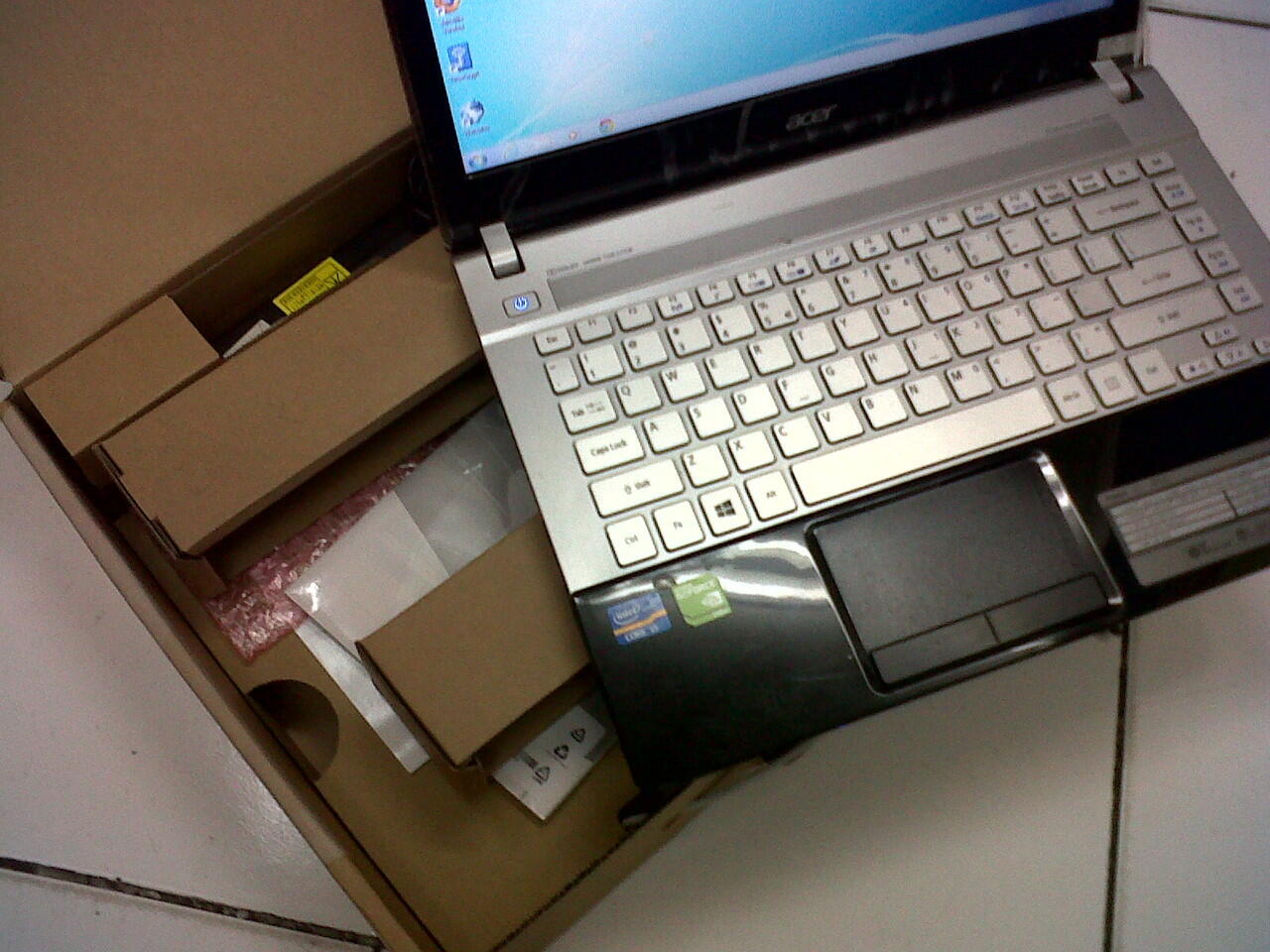 Acer V3-471G - i5 Ivy Bridge 640gb 4GbNvidia 710M 2Gb fullSet gaming