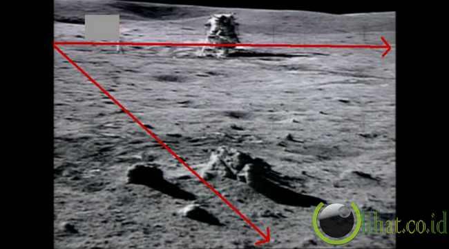 10 Bukti Pendaratan AS di Bulan adalah Pembohongan (HOAX)