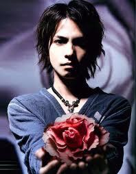 Biodata Singkat &amp; 60 Fakta &quot;Hideto Takarai/Hyde&quot; L'Arc~en~Ciel (Vocalist)