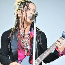 Biodata Singkat &amp; 60 Fakta &quot;Hideto Takarai/Hyde&quot; L'Arc~en~Ciel (Vocalist)