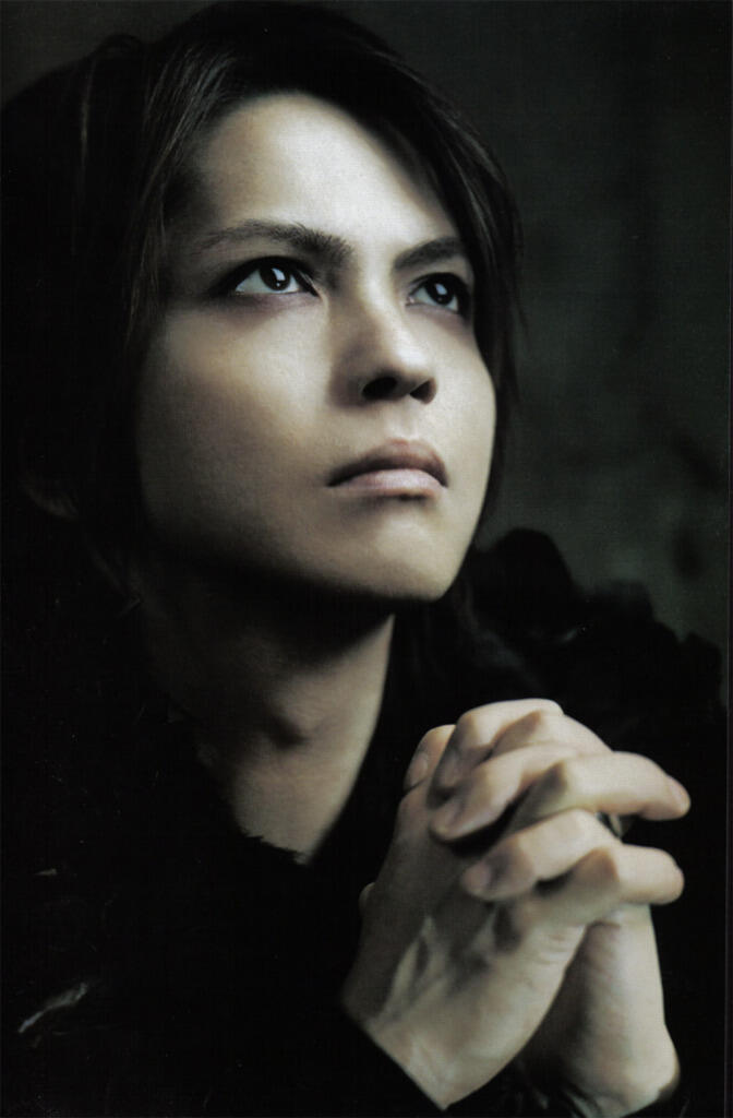 Biodata Singkat &amp; 60 Fakta &quot;Hideto Takarai/Hyde&quot; L'Arc~en~Ciel (Vocalist)