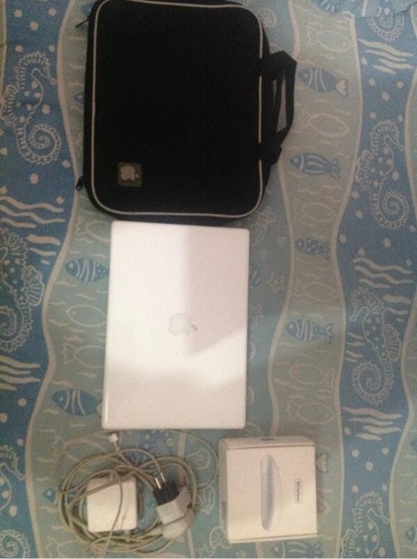 Jual macbook white + mouse wireless apple + tas apple ori
