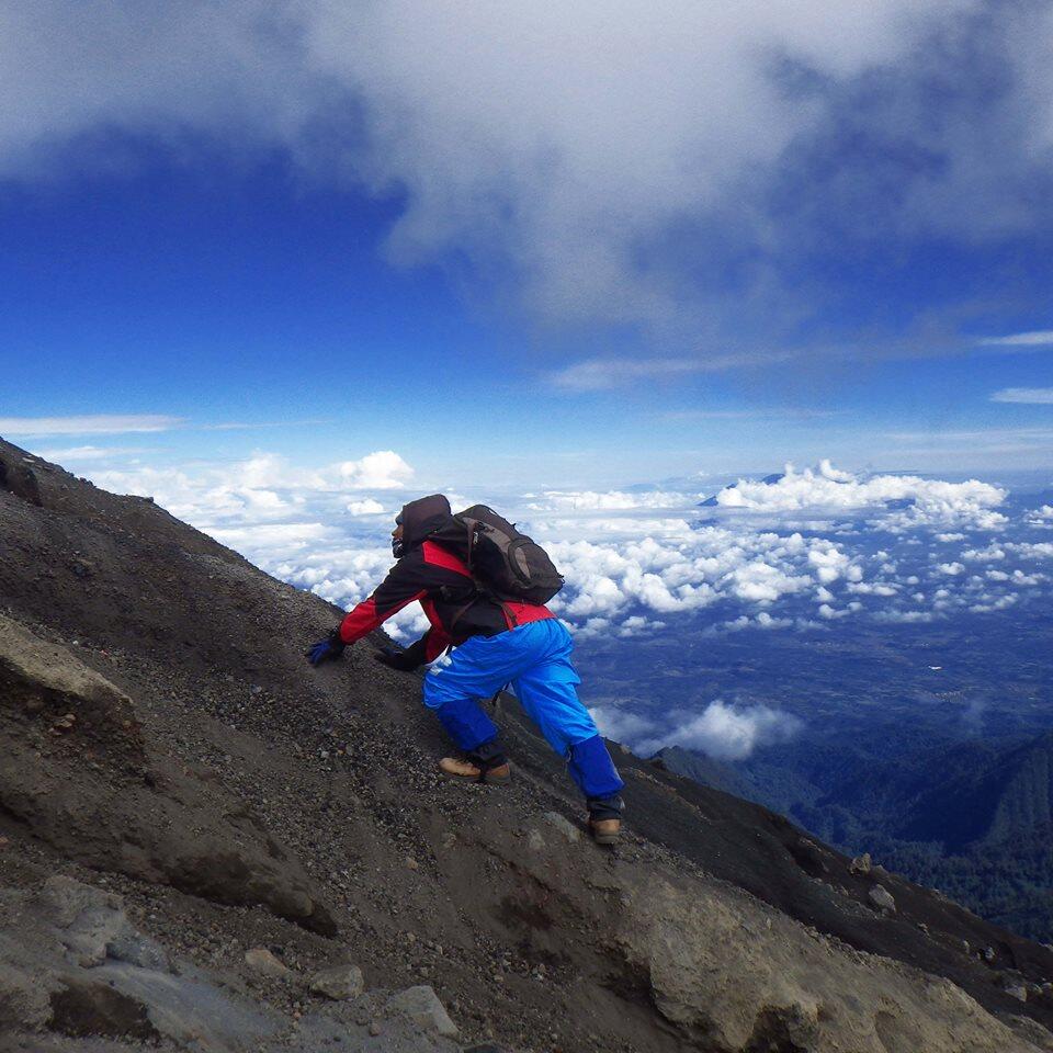 Perjalan ke Semeru + Kesurupan Warga Ranu Pani ( Makhluk Halus )