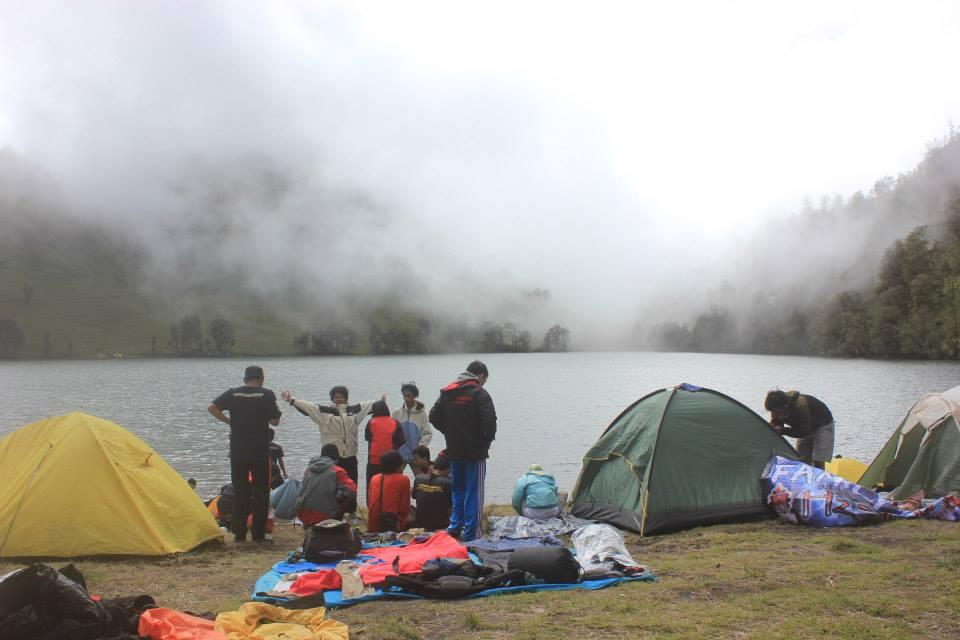 Perjalan ke Semeru + Kesurupan Warga Ranu Pani ( Makhluk Halus )