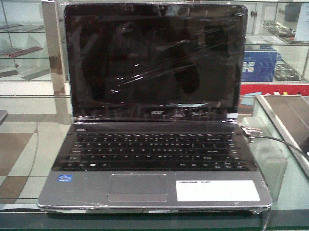 Laptop Acer Core baru kepake 2 bulan