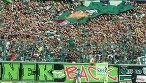 Berbagai Aksi Luar Biasa Suporter Dari Berbagai Tim SepakBola