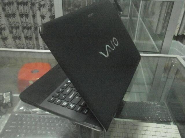 SONY VAIO VPCEG35EG Core i3, RAM2GB,HD320GB, BU MURMER BANDUNG